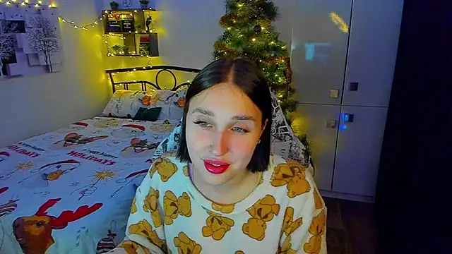 Snapshot of LinaTruly chatting on December 15, 10:14 pm LinaTruly online show from December 15, 10:14 pm