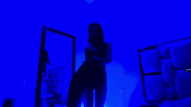 Snapshot of jolie_lov chatting on February 14, 1:40 pm jolie lov online show from February 14, 1:40 pm