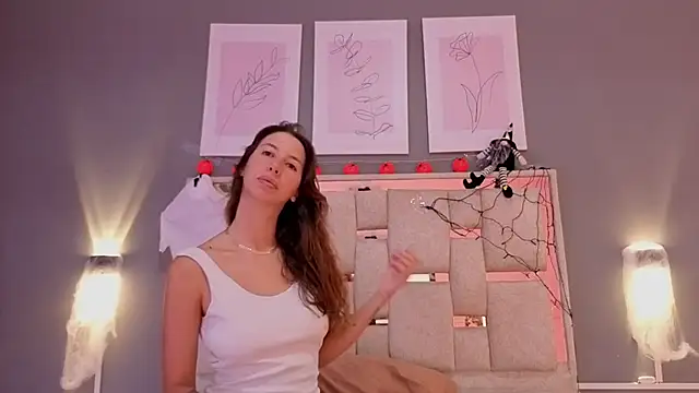 Snapshot of jolie_lov chatting on October 1, 1:06 pm jolie lov online show from October 1, 1:06 pm