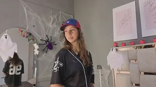 Snapshot of jolie_lov chatting on October 16, 1:01 pm jolie lov online show from October 16, 1:01 pm