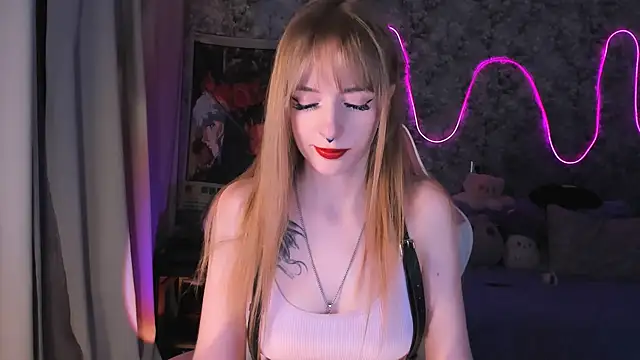 Inma Lewdness online show from February 15, 9:15 pm