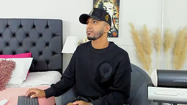 Robin Rief online show from March 11, 9:45 am