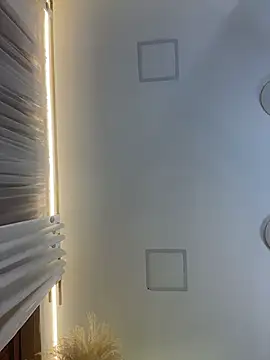 Robin Rief online show from February 7, 3:32 am