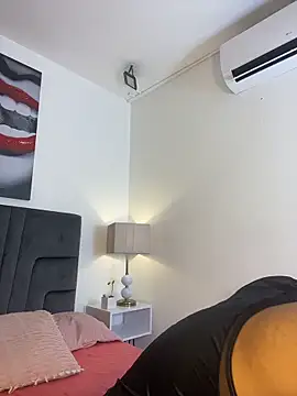 Robin Rief online show from February 11, 3:44 am