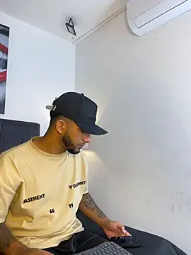 Robin Rief online show from February 24, 3:37 am