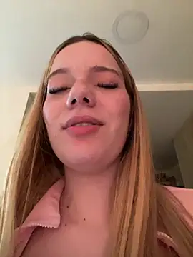 NicoleCut online show from March 2, 12:20 am