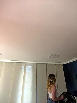 NicoleCut online show from January 11, 11:15 am