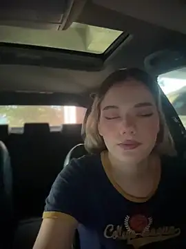 Snapshot of NicoleCut chatting on July 3, 11:49 am NicoleCut online show from July 3, 11:49 am