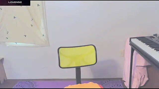  hellostormy  online show from April 19, 8:11 pm