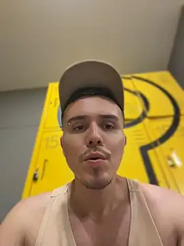 Snapshot of adam-rivera chatting on July 1, 5:23 pm adam-rivera online show from July 1, 5:23 pm