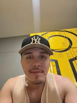 Snapshot of adam-rivera chatting on July 11, 5:04 pm adam-rivera online show from July 11, 5:04 pm