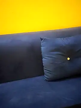 Snapshot of Haniya-143 chatting on October 11, 9:35 pm Haniya-143 online show from October 11, 9:35 pm