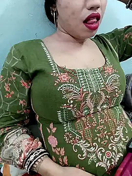 Snapshot of Haniya-143 chatting on December 19, 10:22 am Haniya-143 online show from December 19, 10:22 am