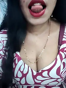 Snapshot of Haniya-143 chatting on February 11, 11:21 pm Haniya-143 online show from February 11, 11:21 pm