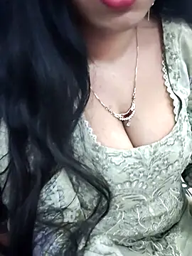 Snapshot of Haniya-143 chatting on February 15, 10:06 pm Haniya-143 online show from February 15, 10:06 pm