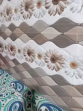 Snapshot of Haniya-143 chatting on February 25, 6:39 pm Haniya-143 online show from February 25, 6:39 pm