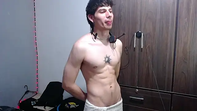 Snapshot of pervertsteens3 chatting on September 10, 7:14 pm pervertsteens3 online show from September 10, 7:14 pm