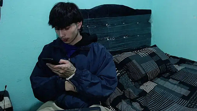 Snapshot of pervertsteens3 chatting on October 12, 8:02 am pervertsteens3 online show from October 12, 8:02 am