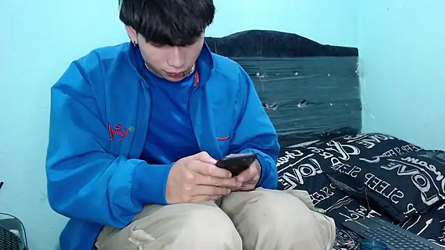 Snapshot of pervertsteens3 chatting on October 15, 8:14 am pervertsteens3 online show from October 15, 8:14 am