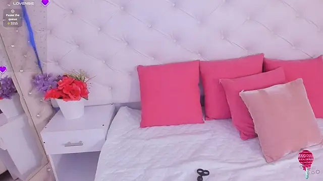 Snapshot of anchela-garcia1 chatting on September 13, 12:16 pm anchela-garcia1 online show from September 13, 12:16 pm