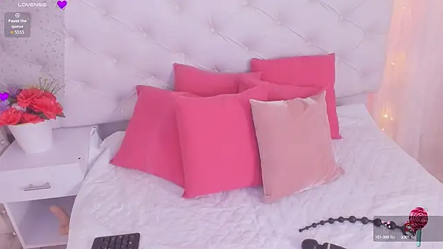 Snapshot of anchela-garcia1 chatting on September 18, 12:18 pm anchela-garcia1 online show from September 18, 12:18 pm