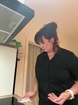 Engel mia online show from April 21, 7:50 pm