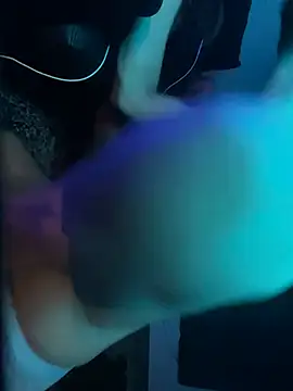 DerekPerez2025 online show from February 28, 1:37 am