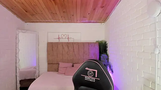 penelope tay1 online show from September 21, 3:19 am