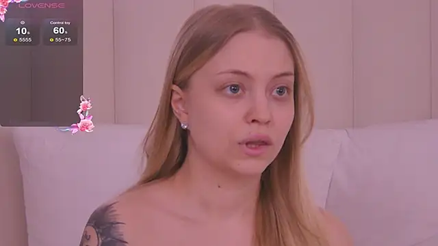 Snapshot of DorisHell chatting on February 5, 9:18 pm DorisHell online show from February 5, 9:18 pm