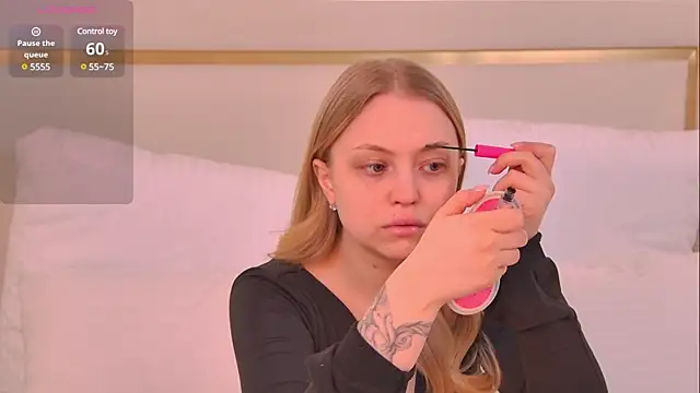 Snapshot of DorisHell chatting on February 13, 6:38 pm DorisHell online show from February 13, 6:38 pm