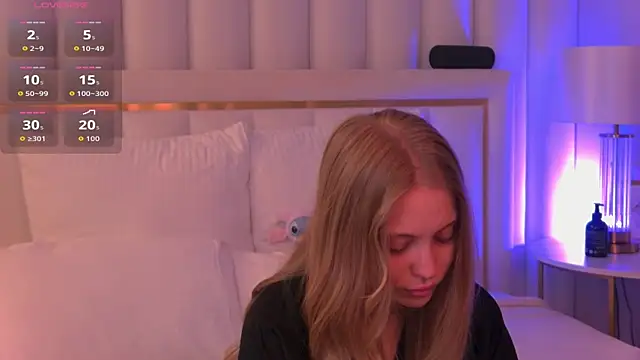 Snapshot of DorisHell chatting on September 10, 6:08 pm DorisHell online show from September 10, 6:08 pm