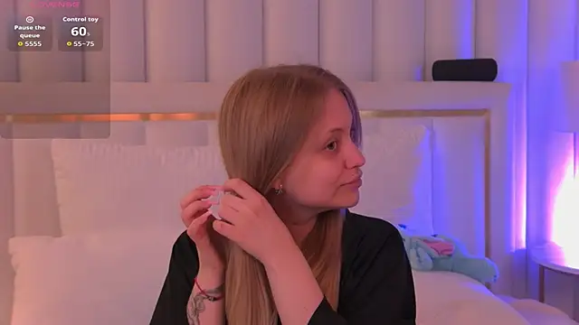 Snapshot of DorisHell chatting on September 12, 6:08 pm DorisHell online show from September 12, 6:08 pm