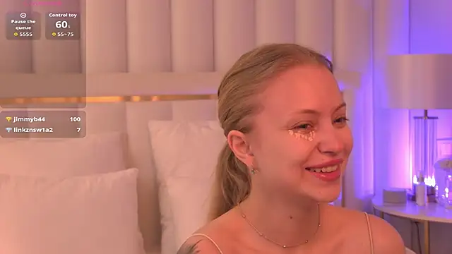 Snapshot of DorisHell chatting on September 26, 3:21 am DorisHell online show from September 26, 3:21 am