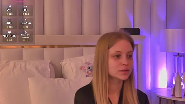 Snapshot of DorisHell chatting on October 5, 2:54 am DorisHell online show from October 5, 2:54 am