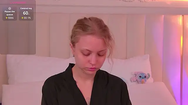 Snapshot of DorisHell chatting on October 11, 2:55 am DorisHell online show from October 11, 2:55 am