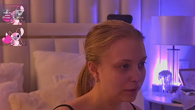 Snapshot of DorisHell chatting on October 28, 3:10 am DorisHell online show from October 28, 3:10 am