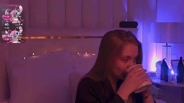 Snapshot of DorisHell chatting on October 30, 2:57 am DorisHell online show from October 30, 2:57 am