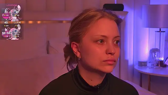 Snapshot of DorisHell chatting on November 2, 2:58 am DorisHell online show from November 2, 2:58 am