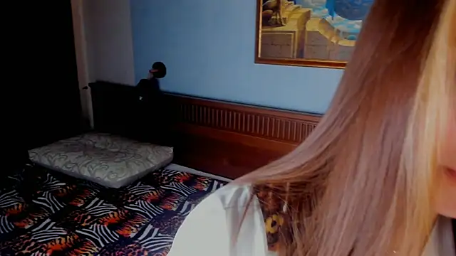 Snapshot of FalineDowlen chatting on February 17, 4:20 am FalineDowlen online show from February 17, 4:20 am