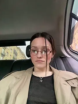 Mia Mia M online show from April 4, 2:47 pm