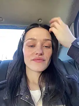 Snapshot of Mia_Mia_M chatting on May 8, 3:39 pm Mia Mia M online show from May 8, 3:39 pm