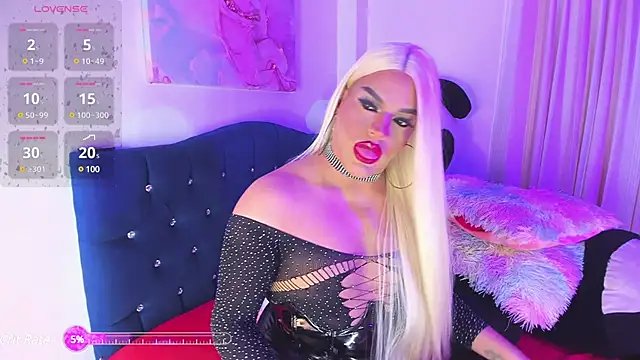 Snapshot of Missisabella_ chatting on February 3, 11:47 pm Missisabella  online show from February 3, 11:47 pm