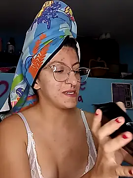 LoveElectra online show from March 18, 8:59 pm