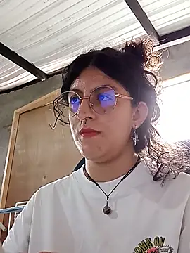 Snapshot of LoveElectra chatting on May 26, 3:41 pm LoveElectra online show from May 26, 3:41 pm