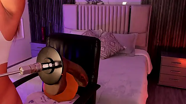 Lillyortiz online show from February 23, 8:39 pm