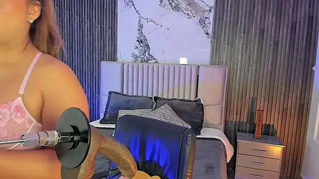 Lillyortiz online show from April 6, 7:48 pm