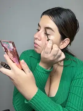 SaraBraun  online show from April 22, 5:14 pm