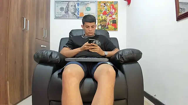 Snapshot of boss_of_cash chatting on September 15, 11:32 am boss of cash online show from September 15, 11:32 am