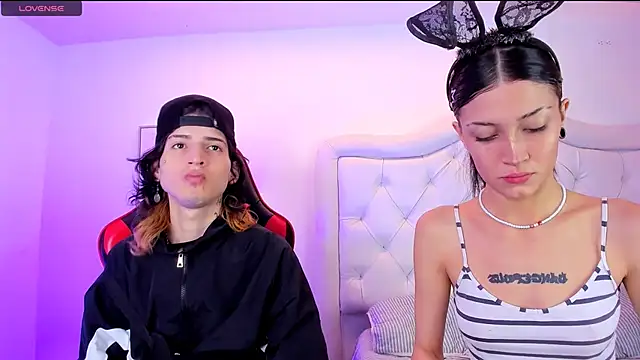 sett and gwen online show from December 13, 7:53 pm