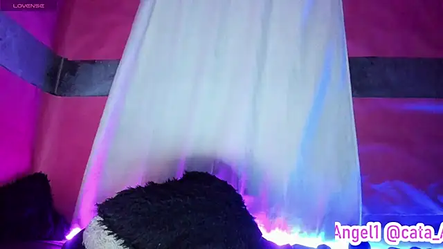 Snapshot of Cata-angel chatting on February 22, 5:12 am Cata-angel online show from February 22, 5:12 am